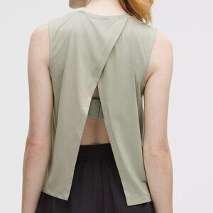 Lululemon Pace Crush Cross-Back Graphic Tank Top Fog Green NWT Size Large